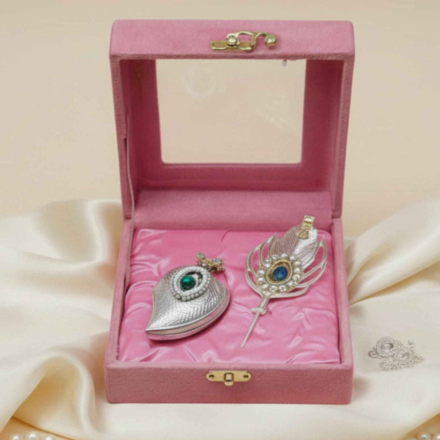 Shri Krishna Mor Pankh Pen & Kumkum Holder Gift Set