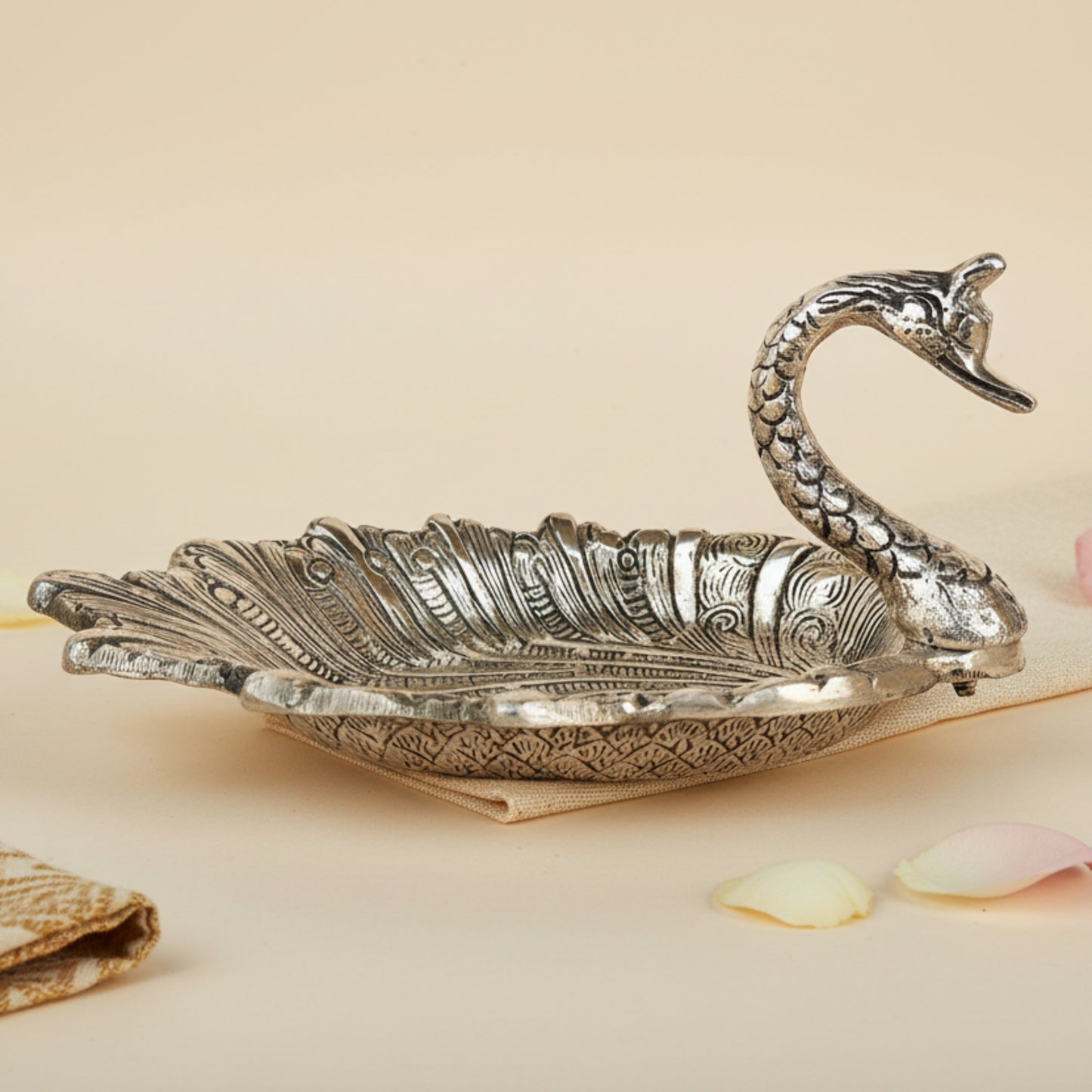 Swan-Shaped Decorative Metal Urli Bowl – Antique Silver Finish